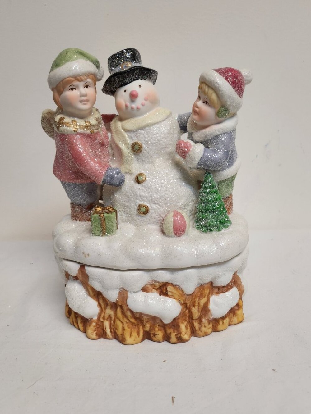 Cracker Barrel Hand Painted Porcelain Wind Up Musical Snowman  New in Box